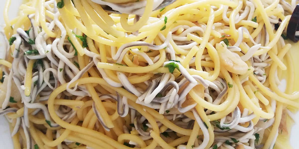 Receta de espaguetis con gulas sin gluten